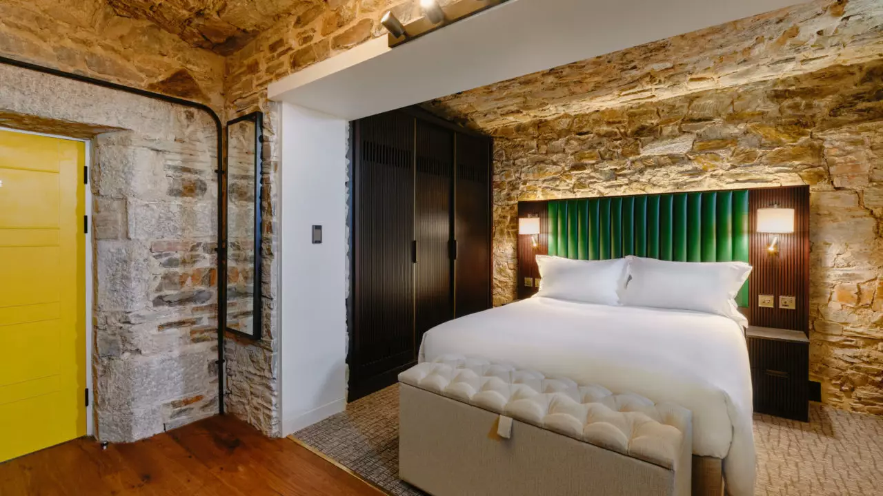 Bodmin-Jail-Hotel-IKX33452-1
